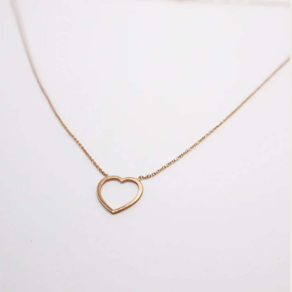 18k Yellow Gold Heart Necklace - Picture 8 of 8